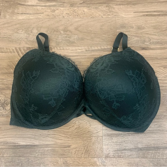 Victoria Secret Lace Plunge Bombshell Cup Push Up Bra - Picture 1 of 12